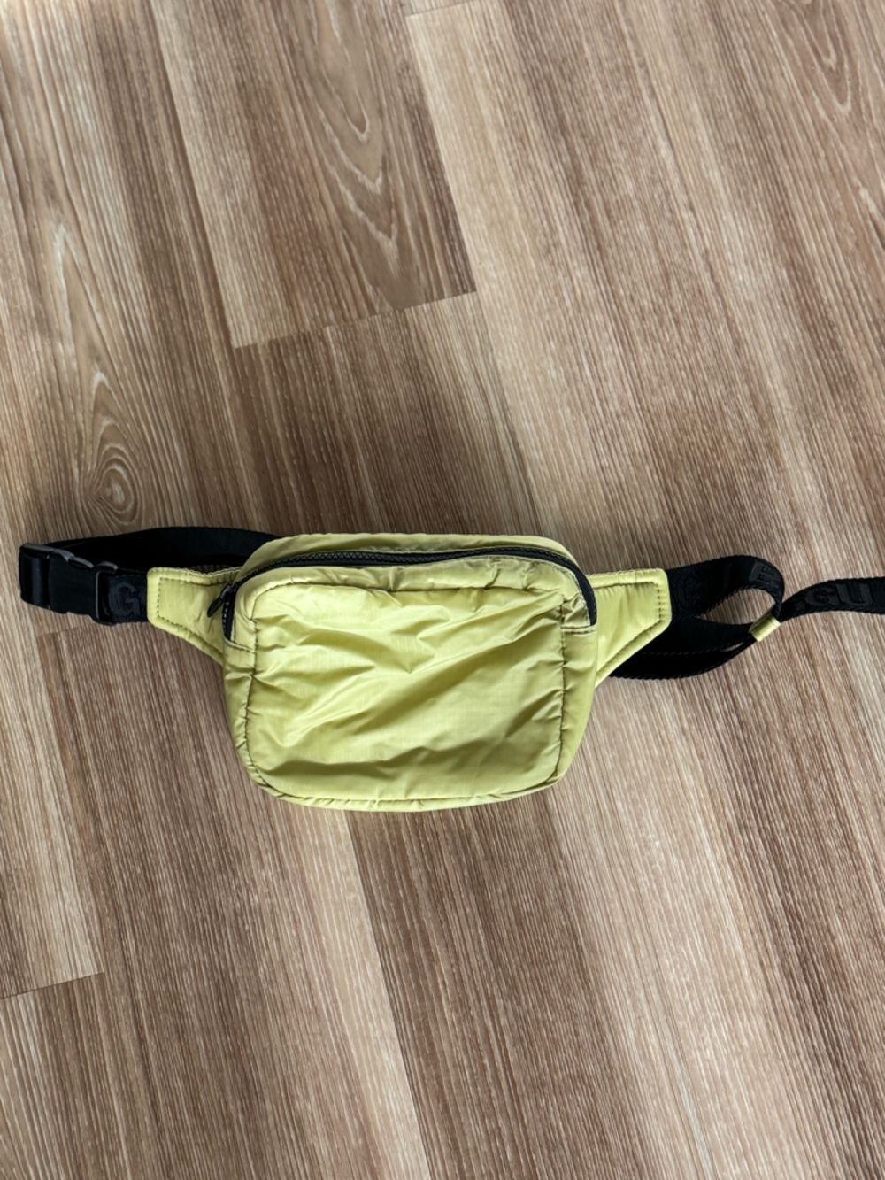 BAGGU Puffy Fanny Pack (pistachio)